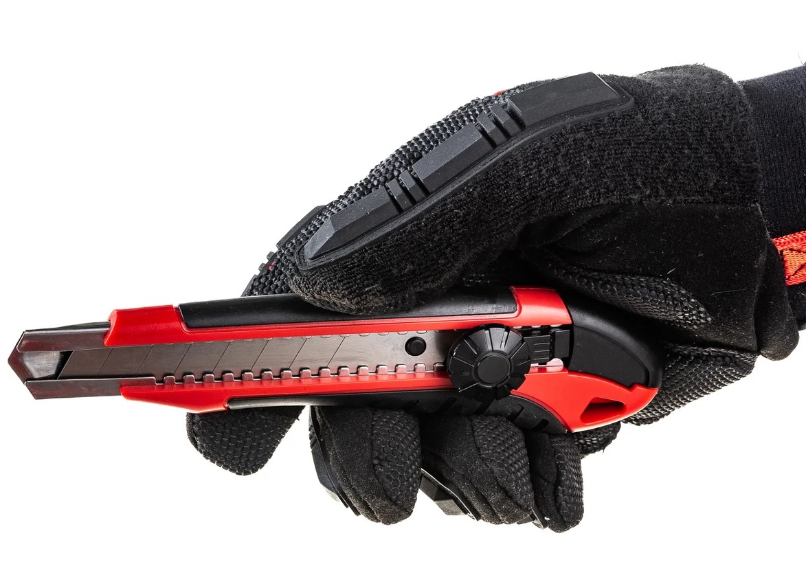 Нож Зубр М-18В 18мм + фиксатор круглый 09158