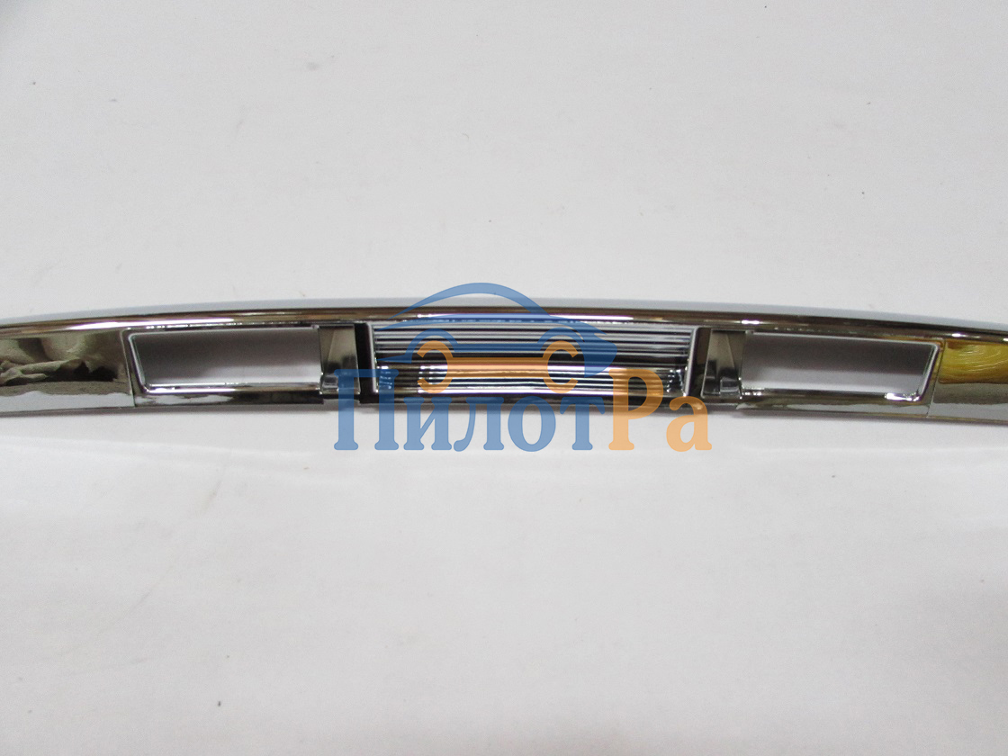 Планка крышки багажника ВАЗ 2170 Приора Хром подсветка госномера 2170-8212526