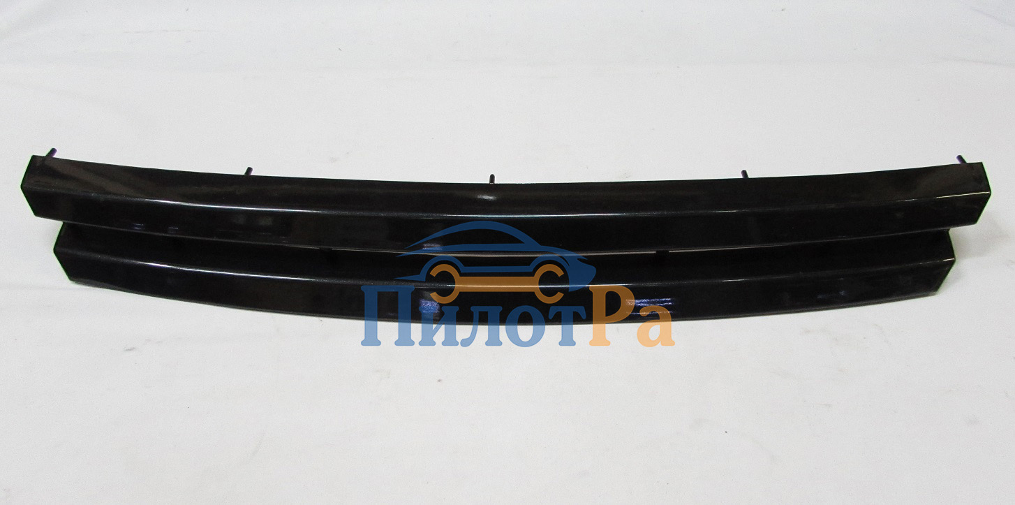 Решетка радиатора ВАЗ-2170 ПРИОРА окрашена Антарес темно-красная