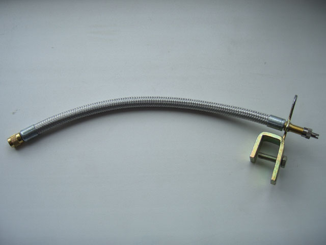 Золотник удлинитель гибкий 15см армированный с кронштейном