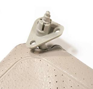 Крепление солнцезащитного козырька треугольник пустой ВАЗ 2106